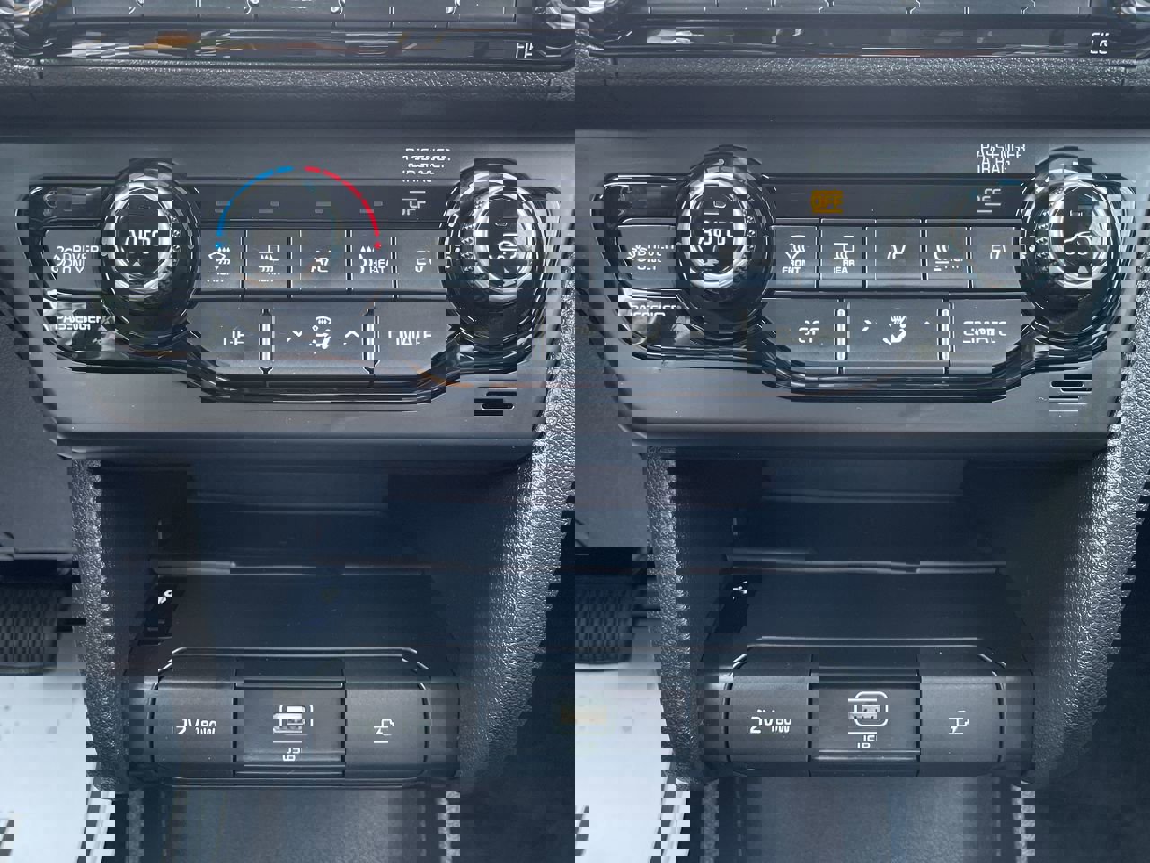 Used 2022 Kia Niro EX w/ Cold Weather Package image 16