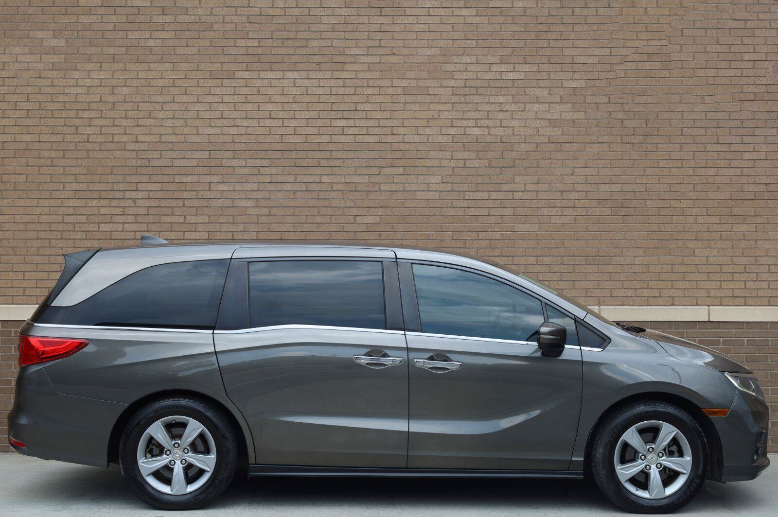 Used 2018 Honda Odyssey EX-L image 3