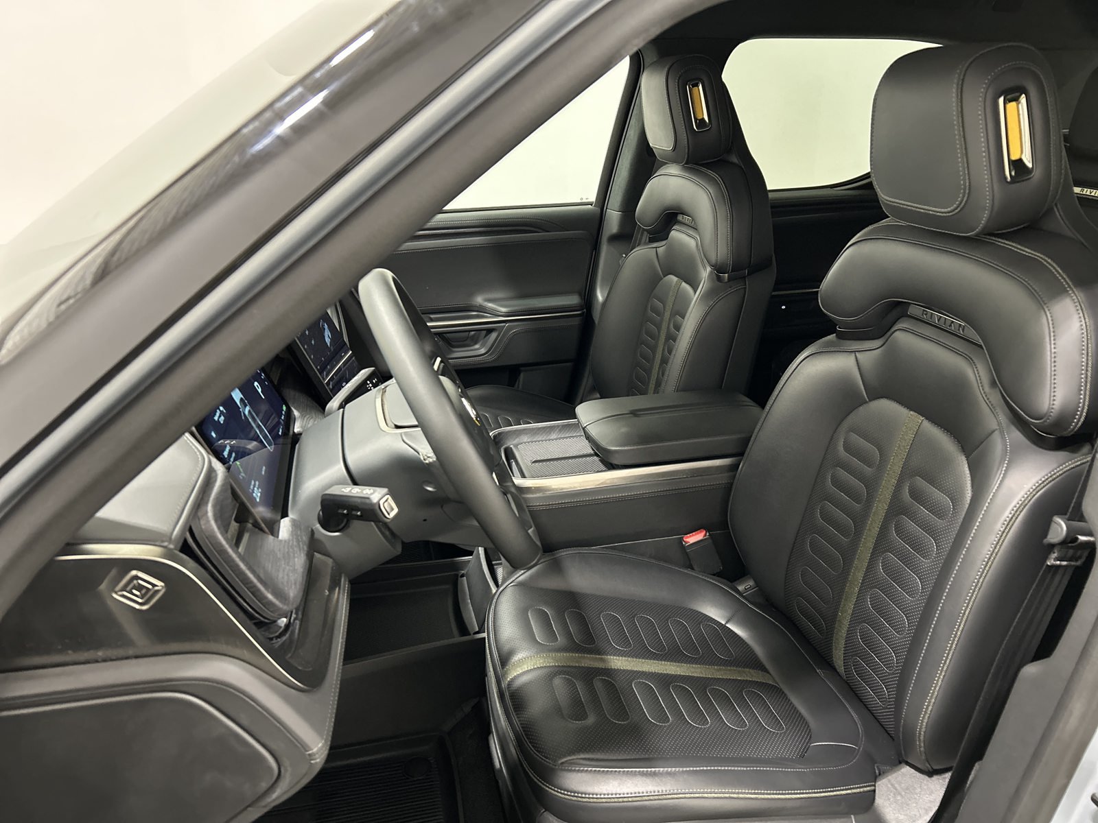 Used 2025 Rivian R1T Adventure Dual AWD/4WD image 20