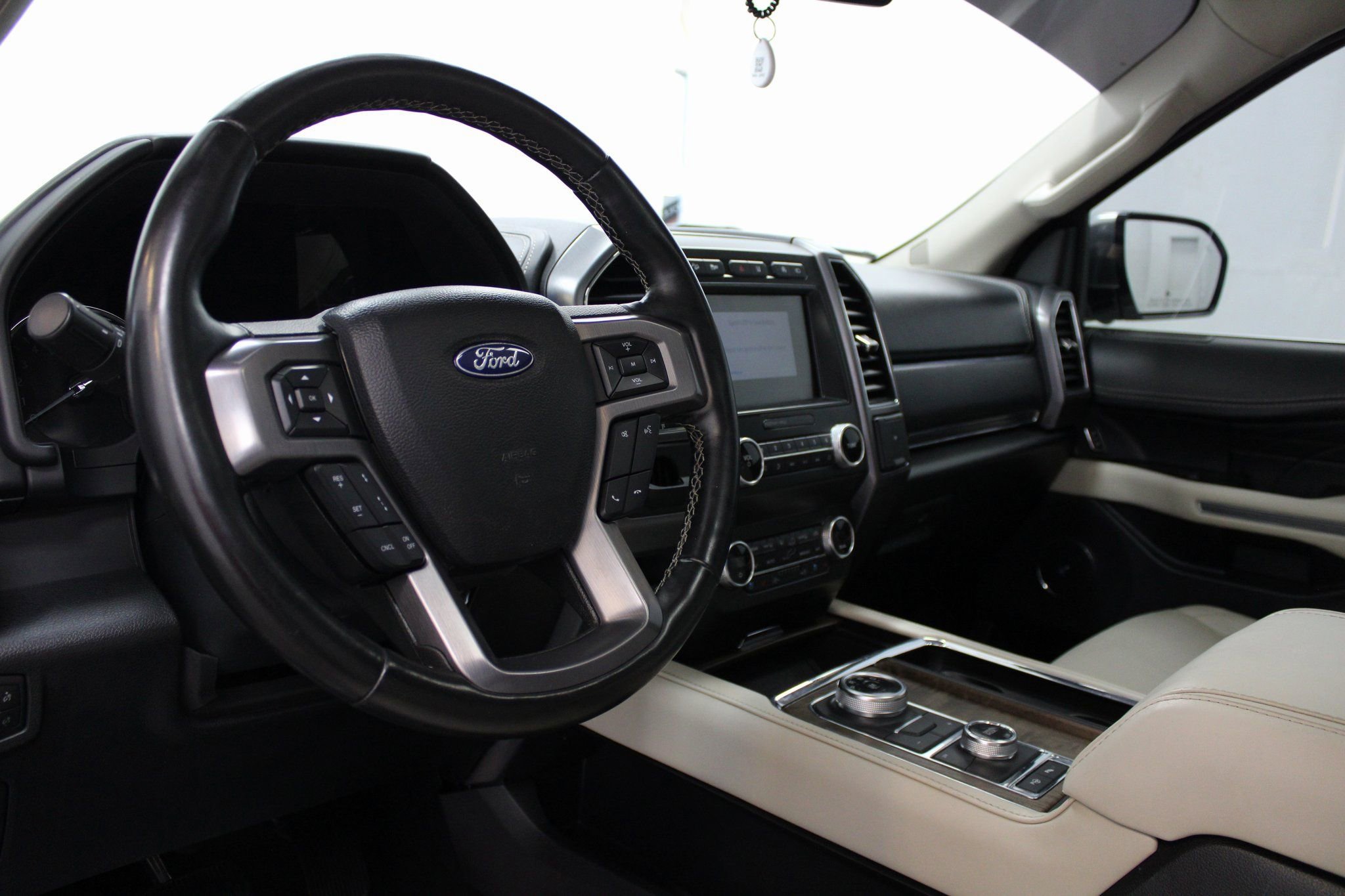 Used 2021 Ford Expedition Max Platinum image 19