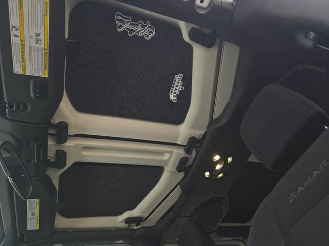 Used 2019 Jeep Wrangler Unlimited Sahara w/ Safety Group image 29