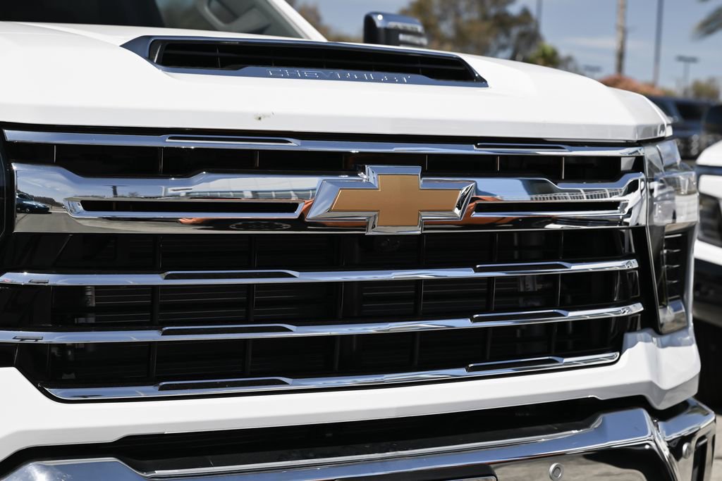 New 2026 Chevrolet Silverado 3500 LTZ w/ LTZ Premium Package image 11
