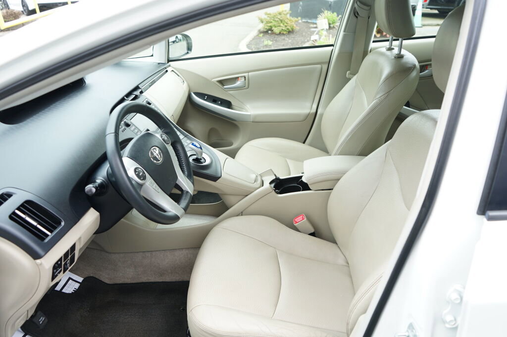 Used 2011 Toyota Prius Four w/ Navigation Pkg FWD image 12
