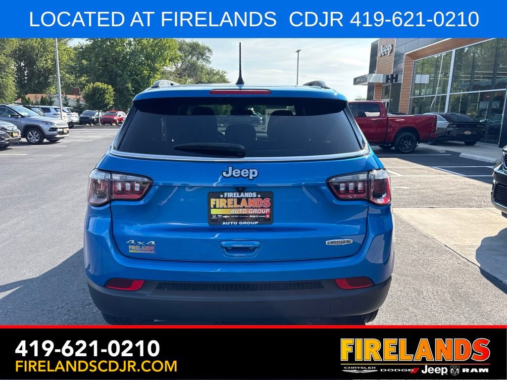 Used 2024 Jeep Compass Latitude w/ Sun and Sound Group AWD/4WD image 4