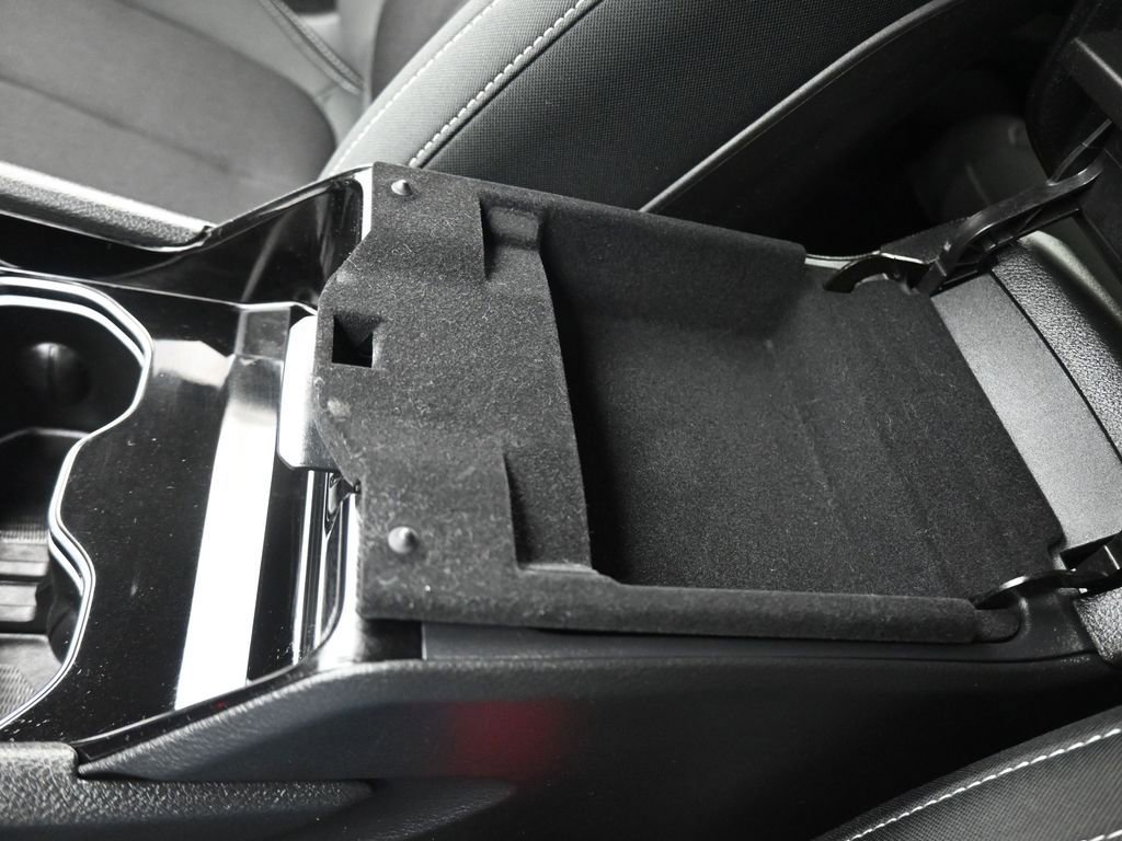 Used 2023 Jeep Grand Cherokee L Laredo AWD/4WD image 26