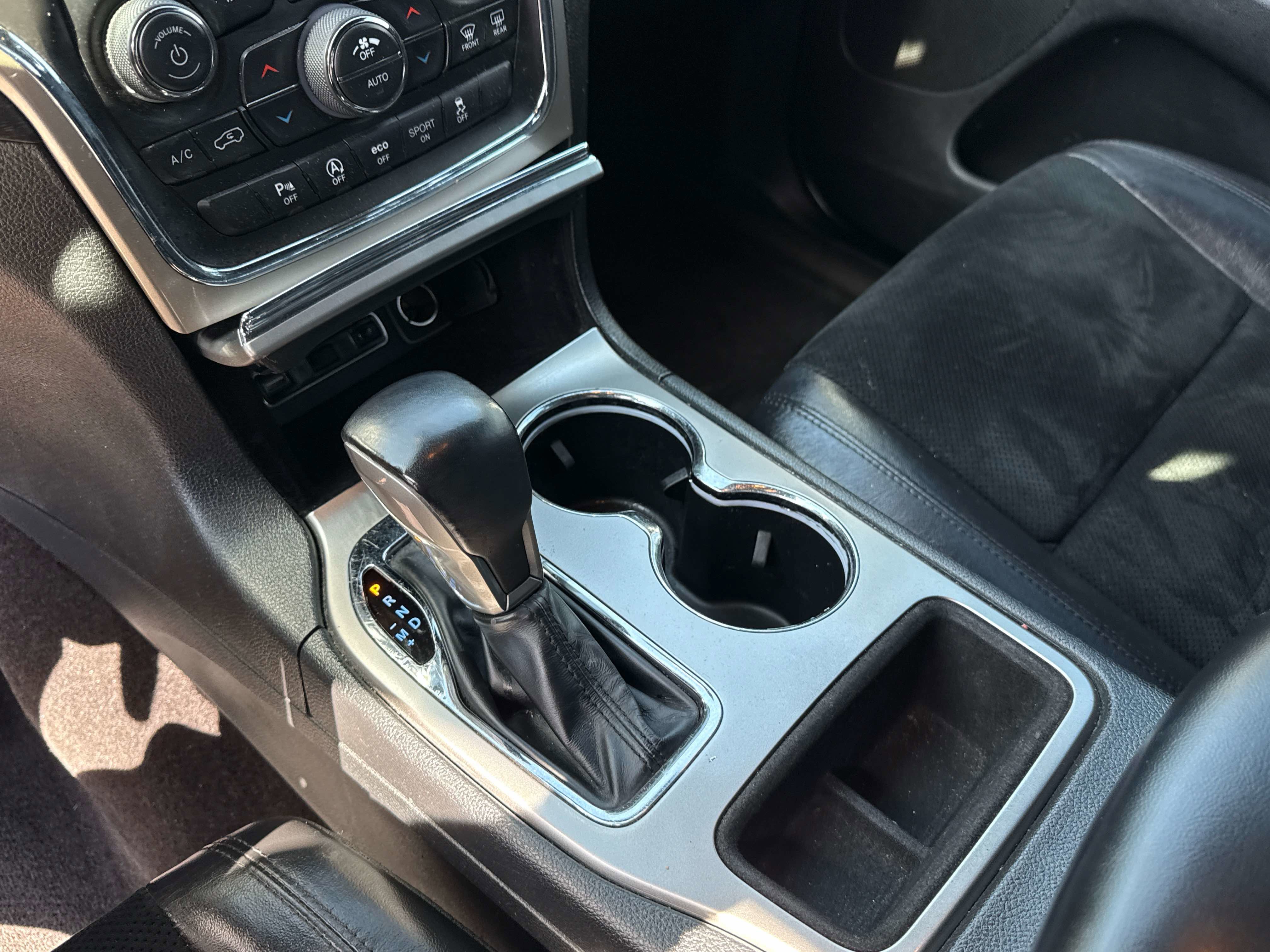 Used 2018 Jeep Grand Cherokee Altitude AWD/4WD image 20