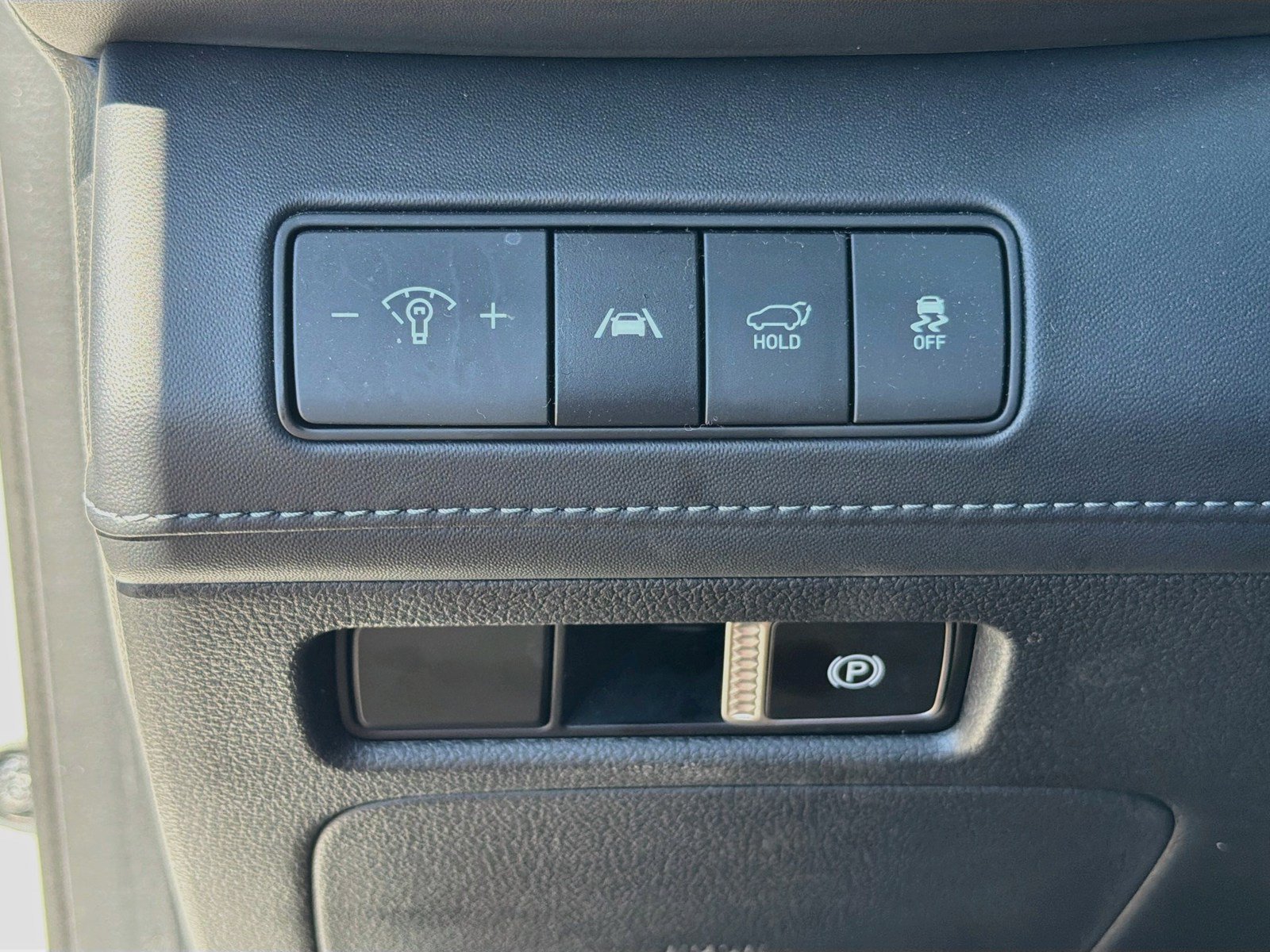 Used 2023 Hyundai Santa Fe SEL w/ Premium Package FWD image 15
