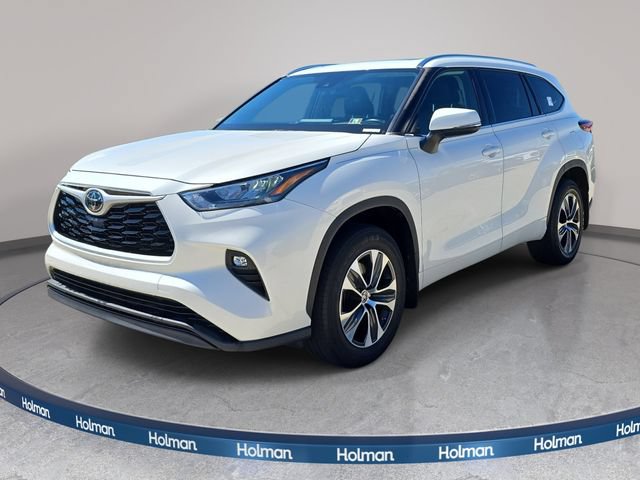 Used 2020 Toyota Highlander XLE AWD/4WD image 1