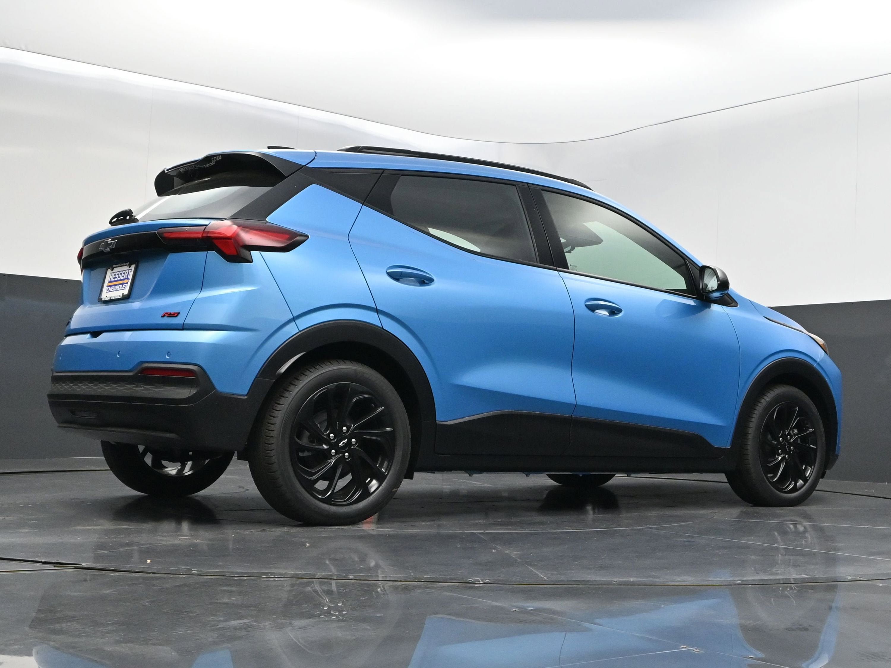 New 2027 Chevrolet Bolt RS w/ Technology Package FWD image 43