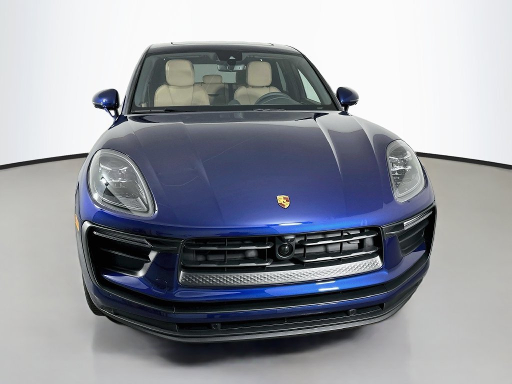 Certified 2026 Porsche Macan AWD/4WD image 6