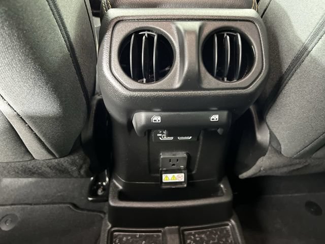 Used 2025 Jeep Wrangler Unlimited Sahara w/ Safety Group AWD/4WD image 20