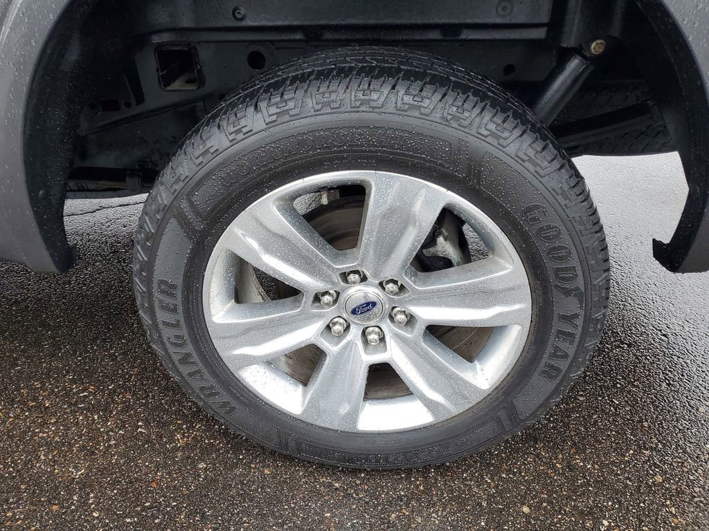 Used 2020 Ford F150 Platinum w/ Equipment Group 701A Luxury image 33