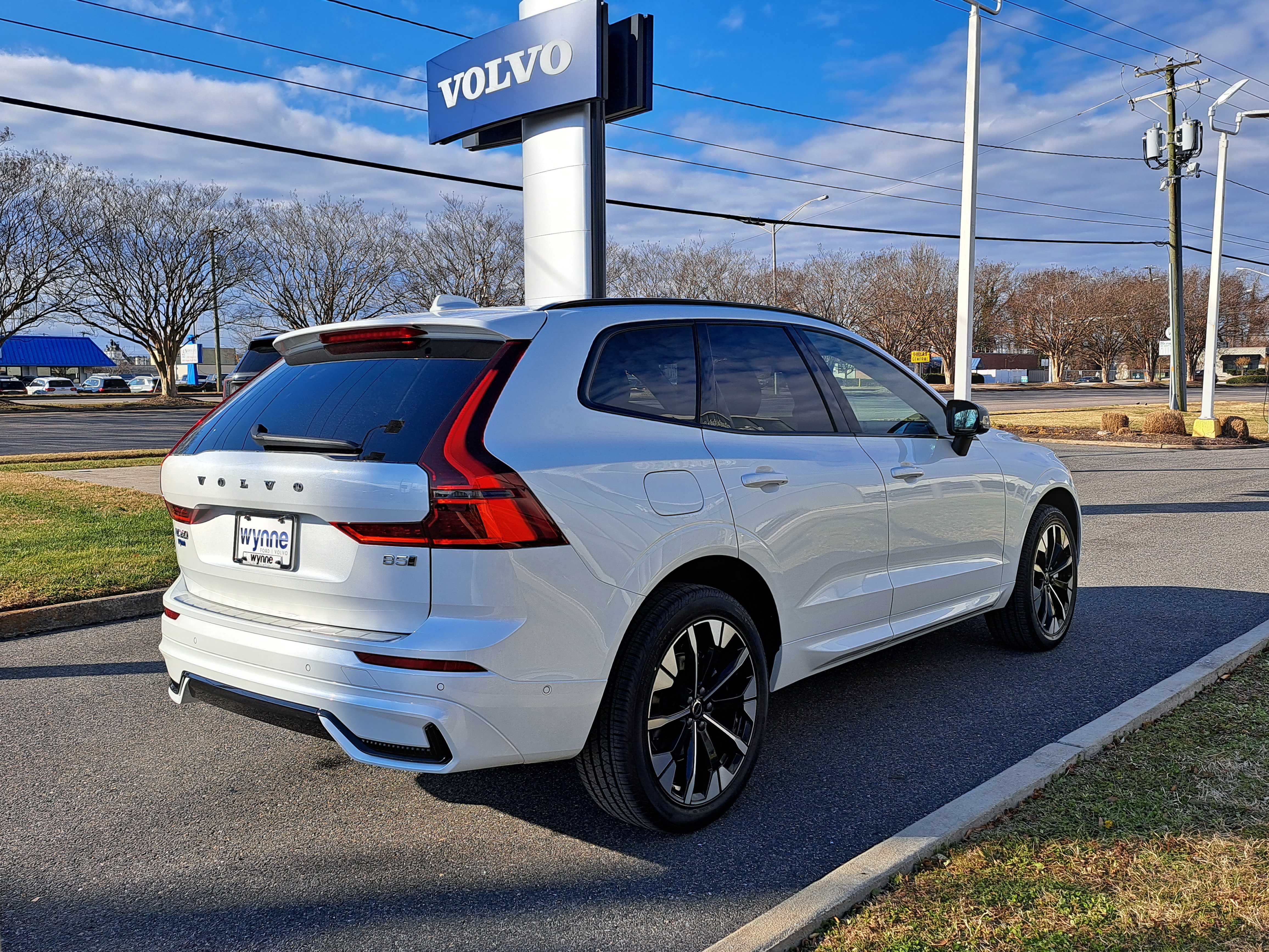 New 2026 Volvo XC60 B5 Plus w/ Protection Package Premier AWD/4WD image 3