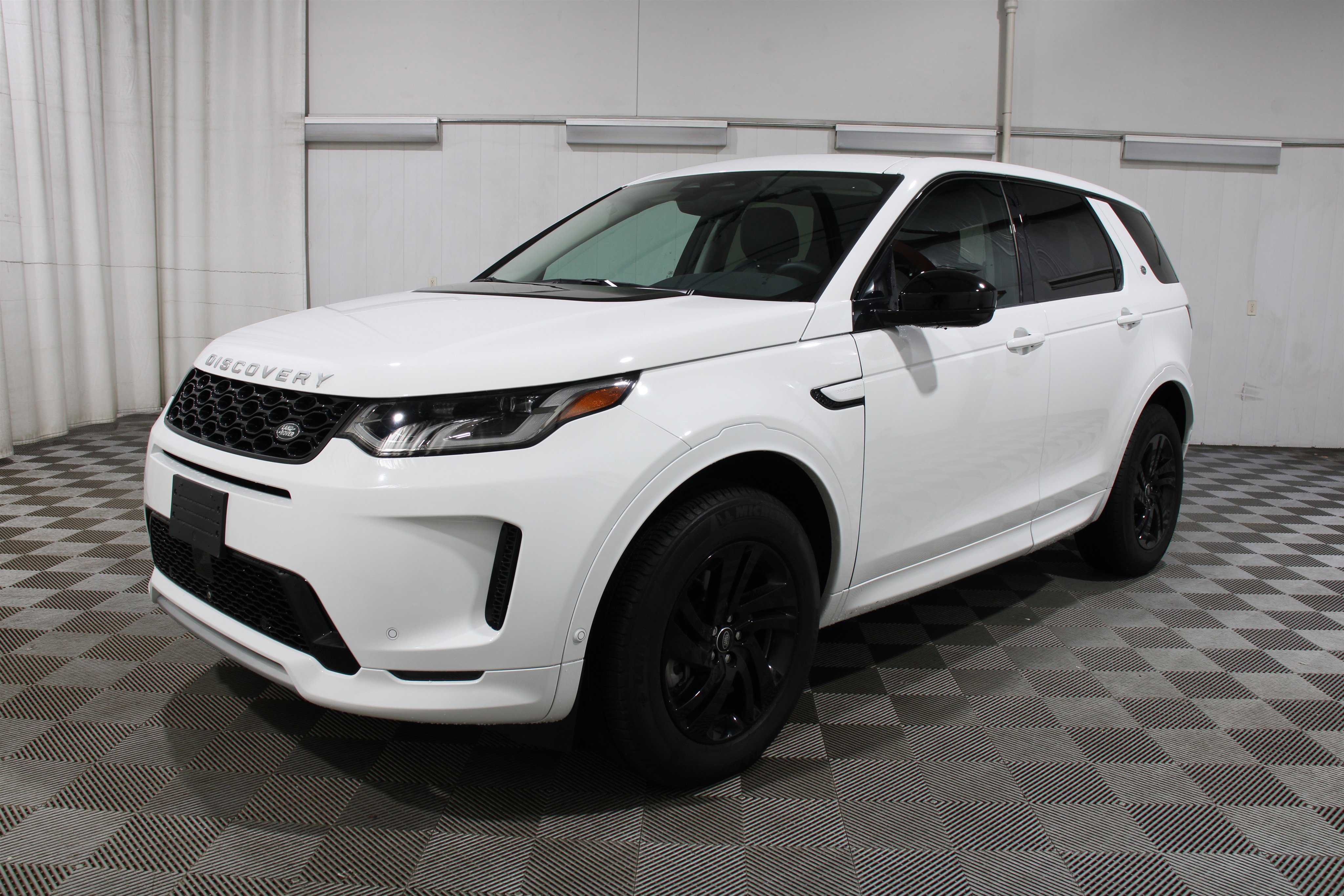 Used 2024 Land Rover Discovery Sport S image 34