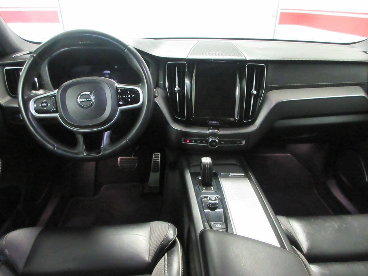 Used 2022 Volvo XC60 B5 R-Design w/ Advanced Package AWD/4WD image 24