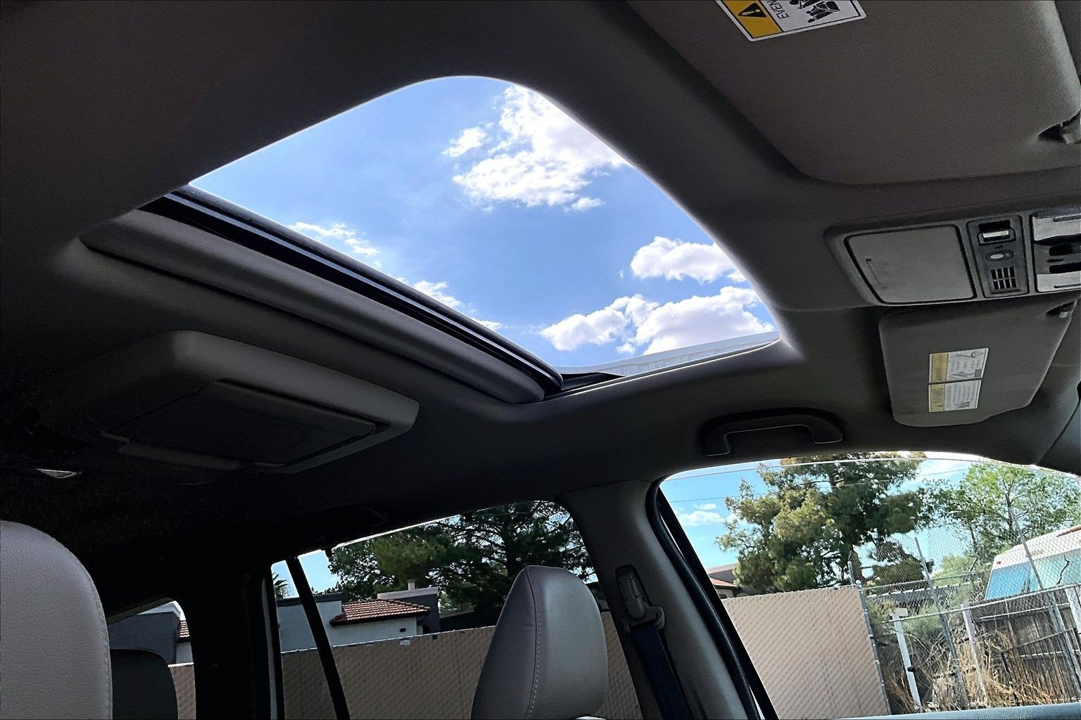 Used 2019 Honda Pilot Touring image 16