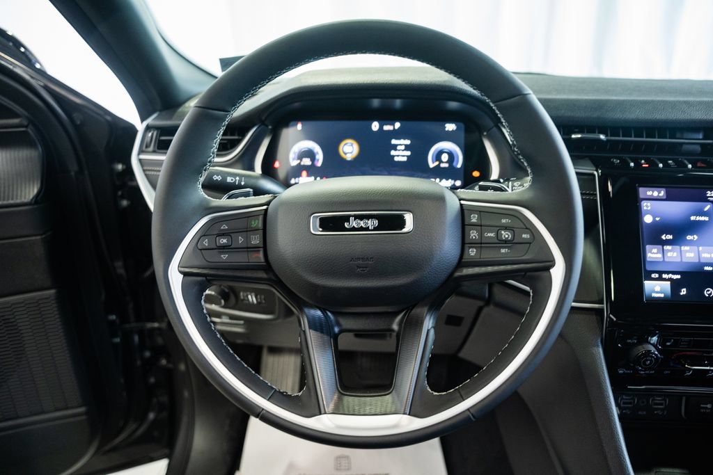 New 2026 Jeep Grand Cherokee Laredo X AWD/4WD image 31