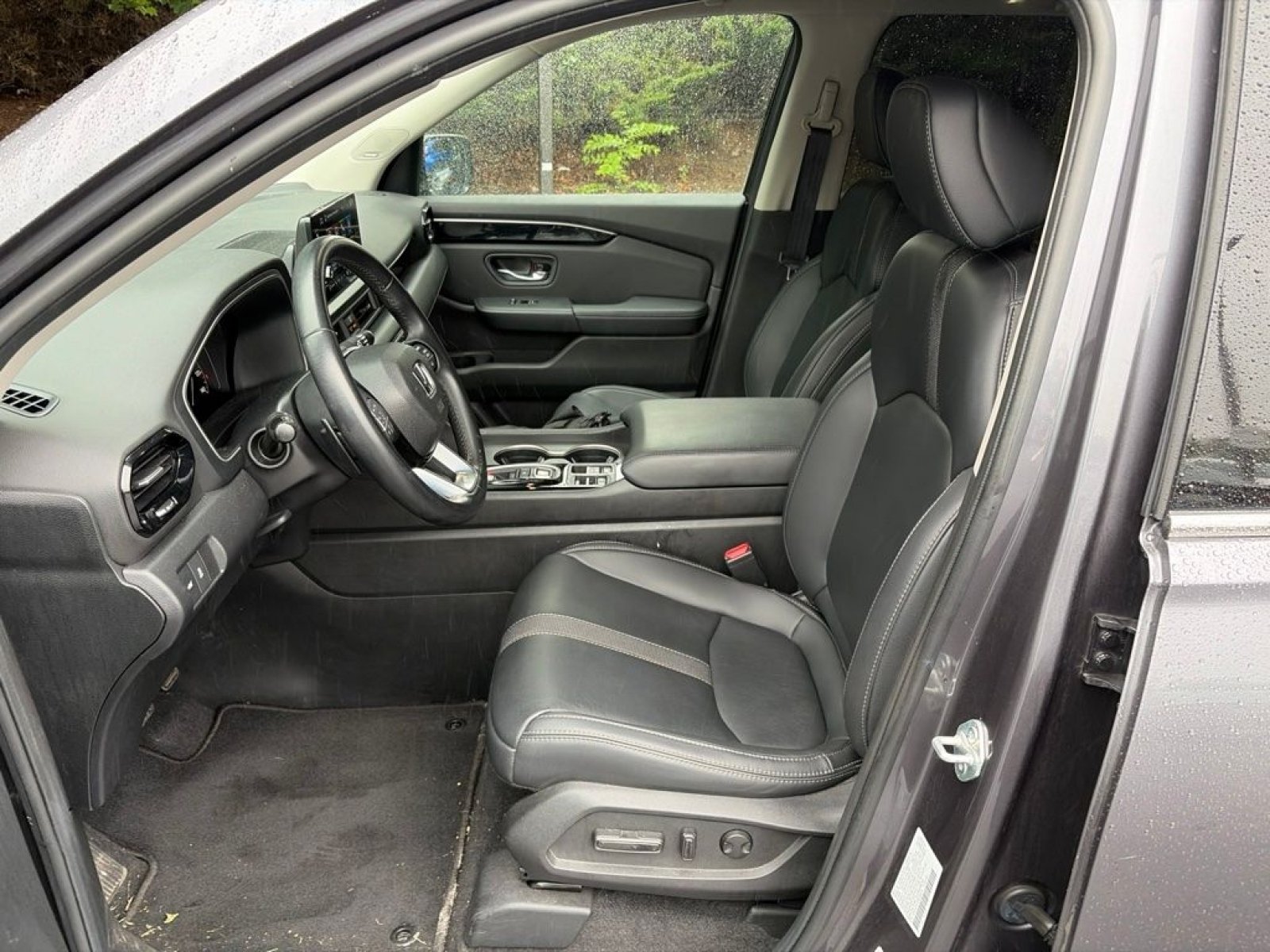 Used 2023 Honda Pilot Touring image 13