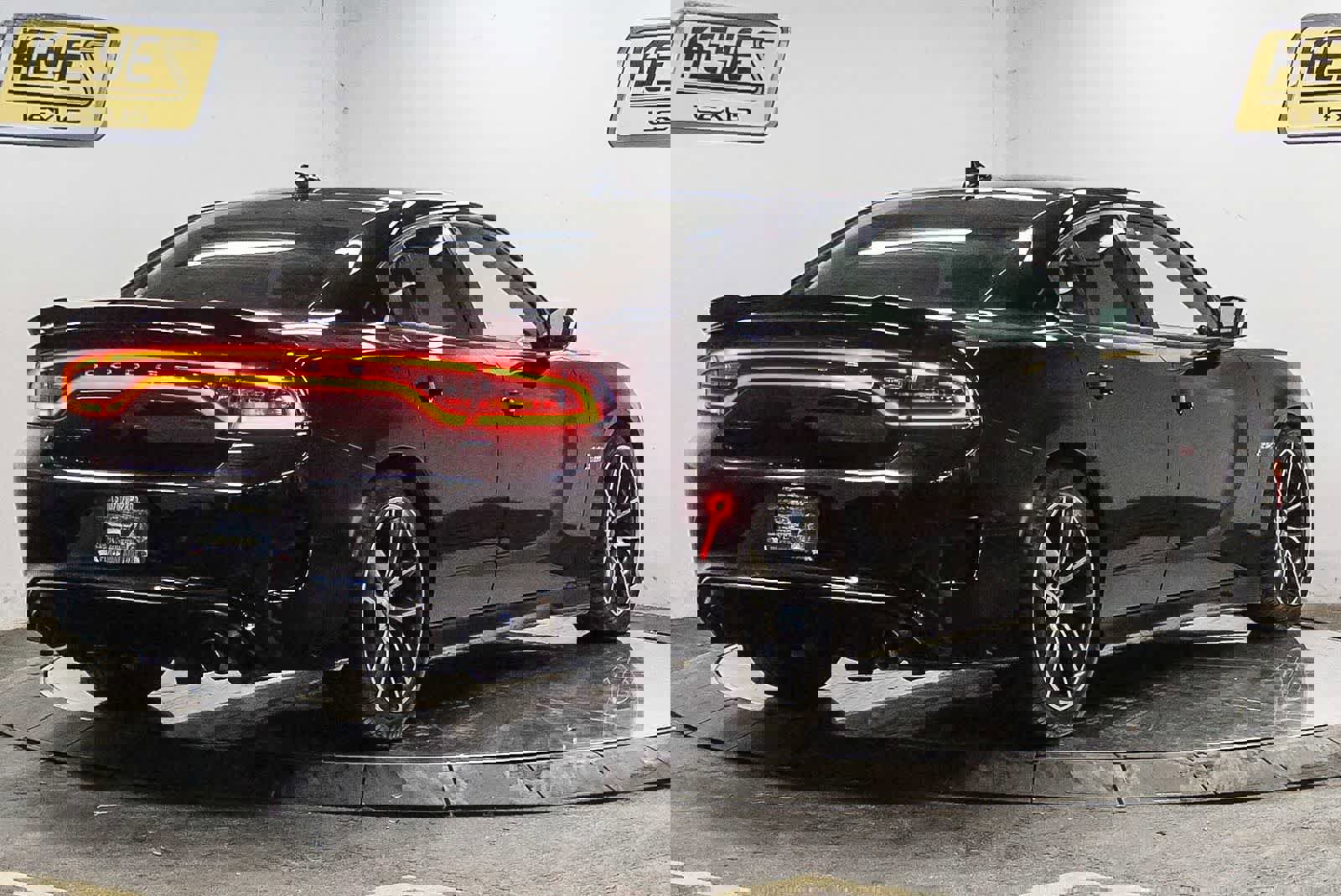 Used 2018 Dodge Charger R/T Scat Pack image 4