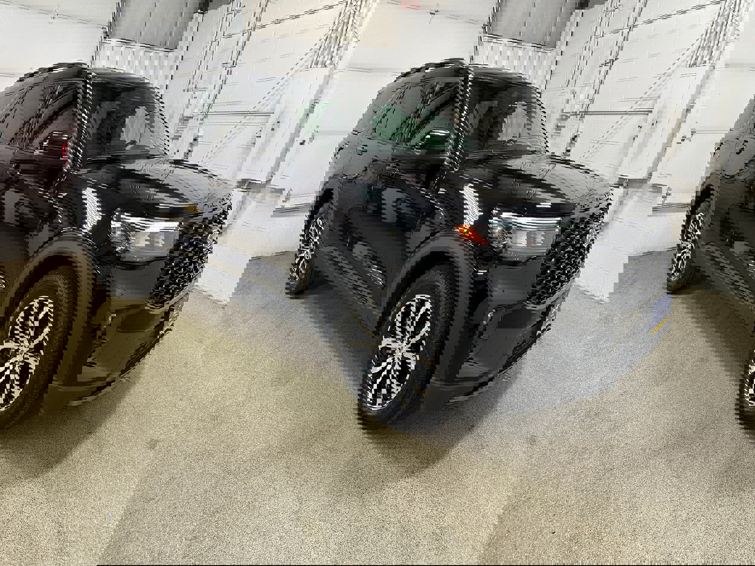 Certified 2025 Ford Explorer ST-Line image 3