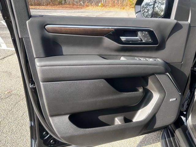 New 2026 Chevrolet Suburban High Country image 12