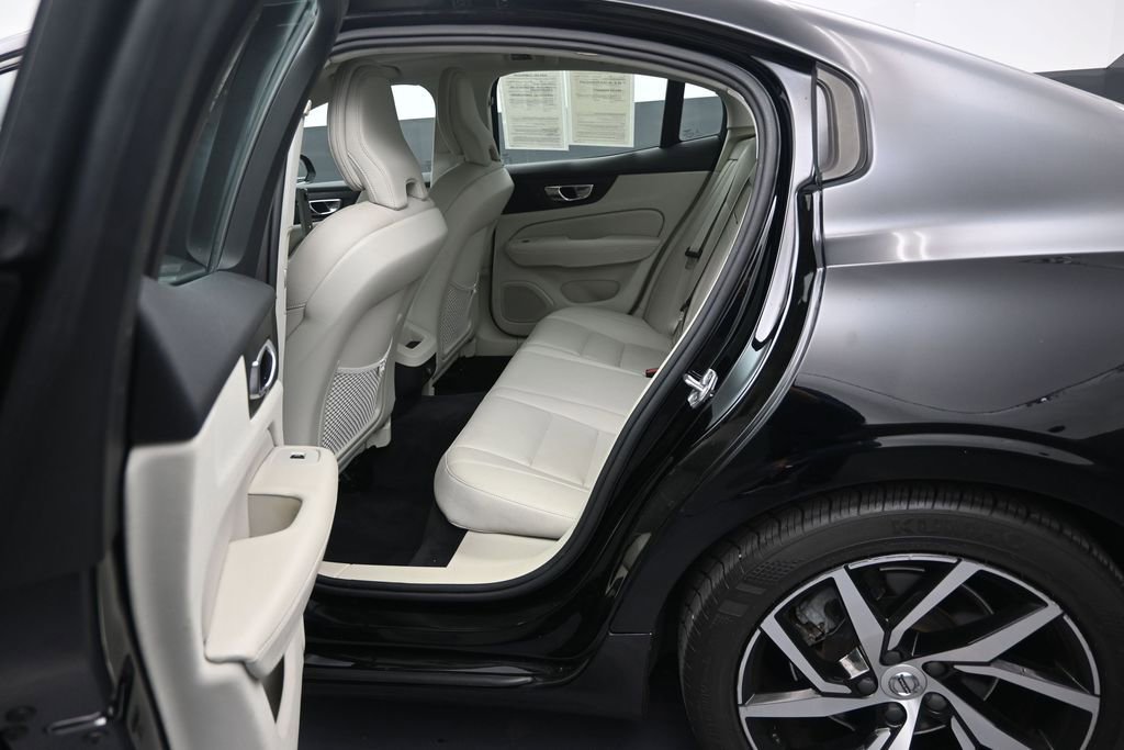 Used 2019 Volvo S60 T5 Momentum w/ Premium Package FWD image 13