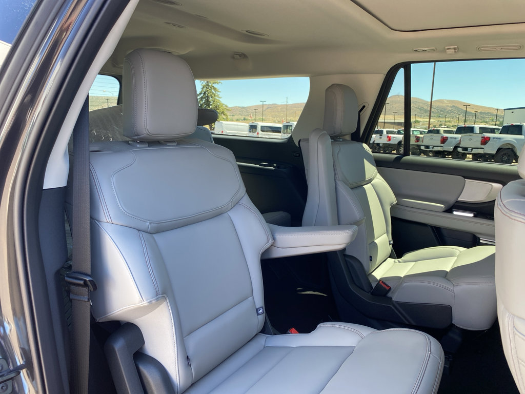 New 2025 Ford Expedition Max Active image 9