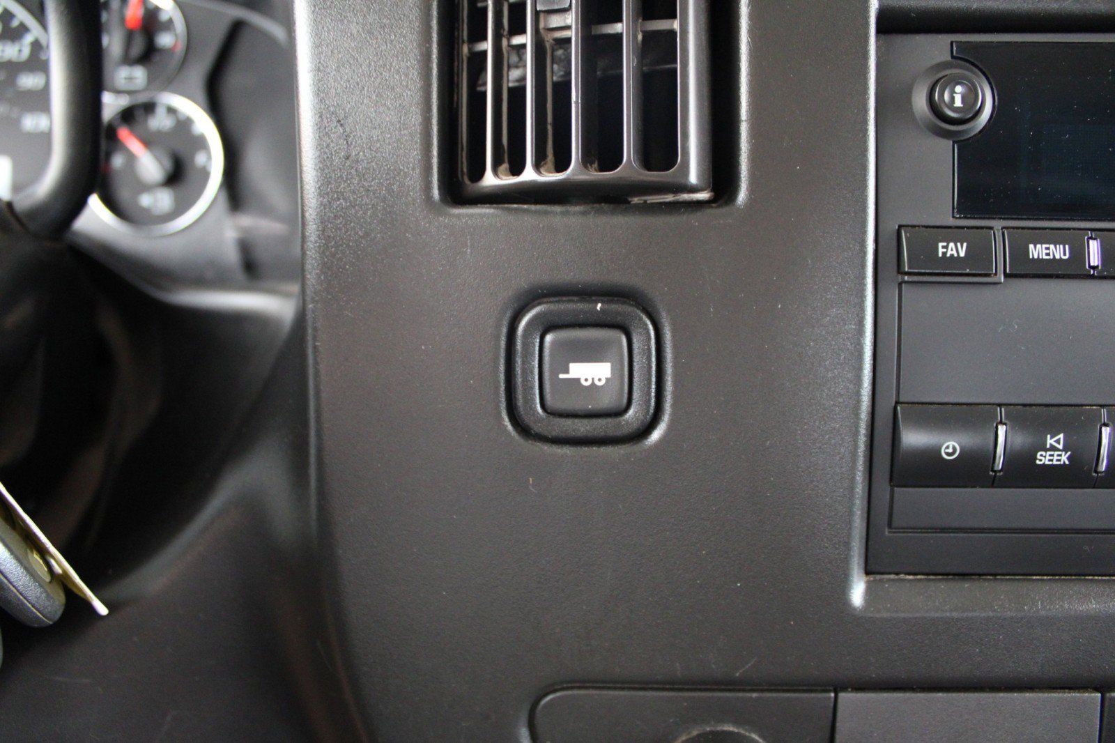 Used 2020 Chevrolet Express 2500 w/ Driver Convenience Package image 18