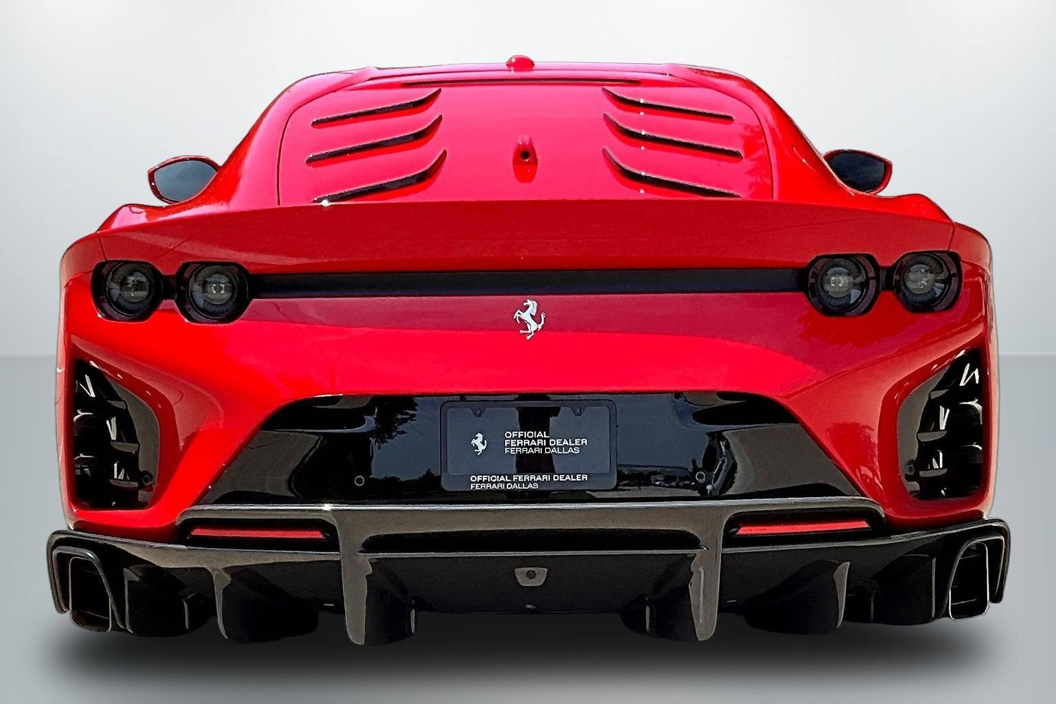 Used 2022 Ferrari 812 Competizione RWD image 6