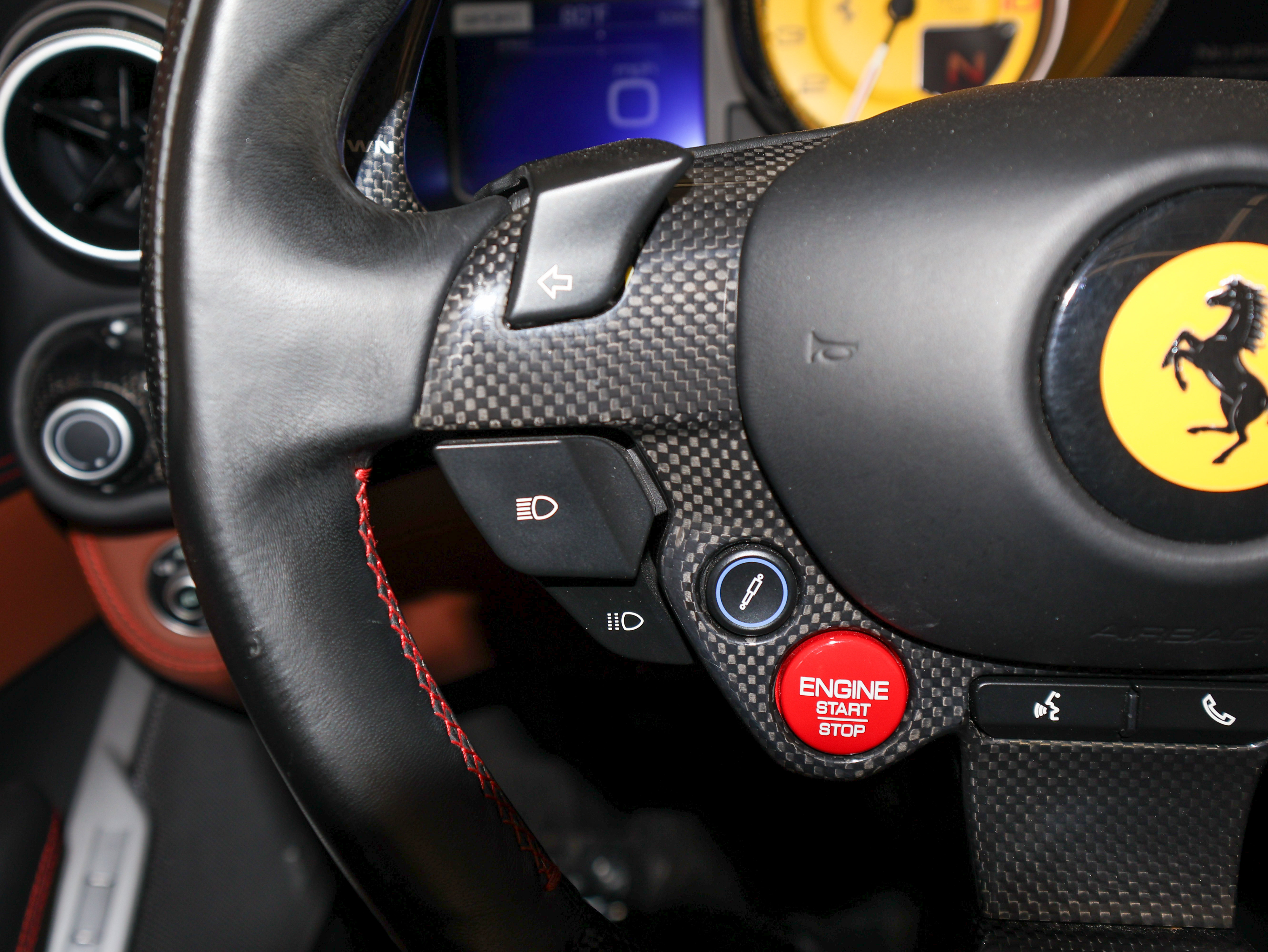 Used 2019 Ferrari Portofino RWD image 33