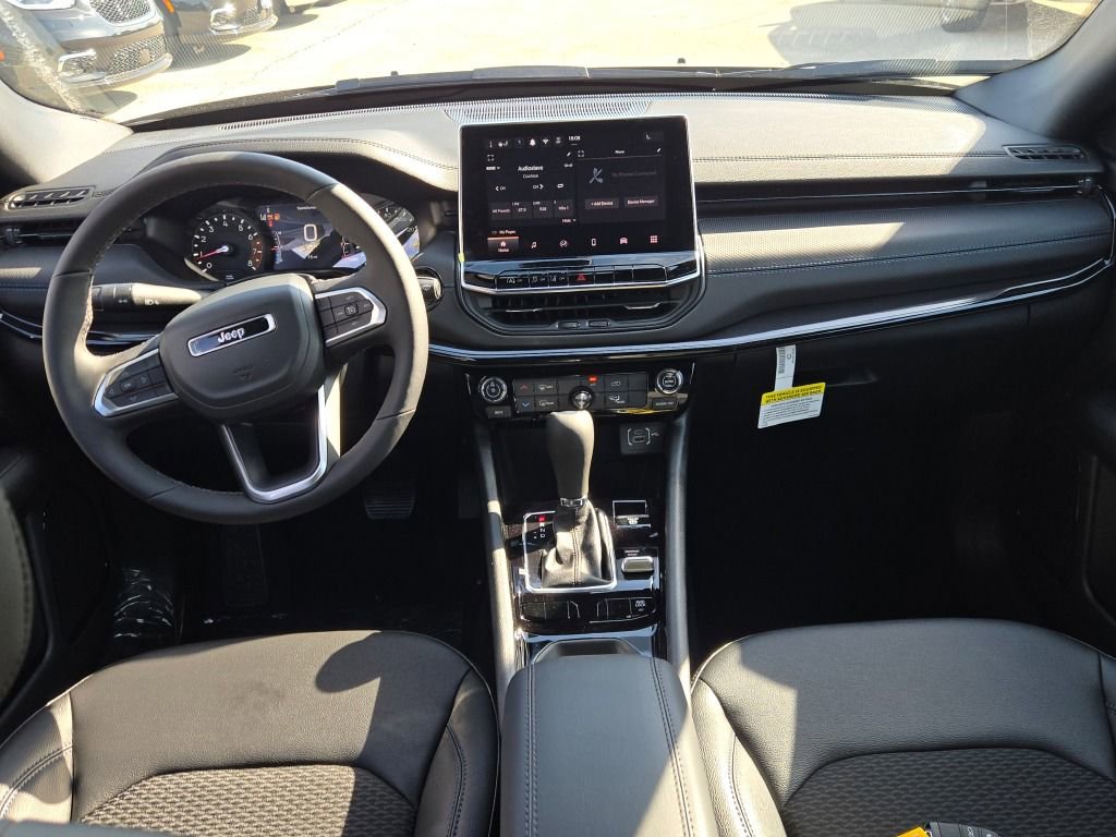 New 2026 Jeep Compass Latitude image 18