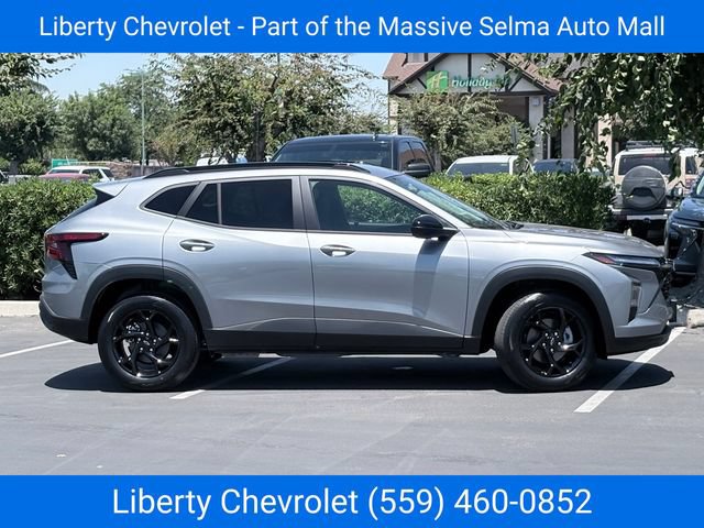 New 2026 Chevrolet Trax LT w/ Driver Confidence Package FWD image 3