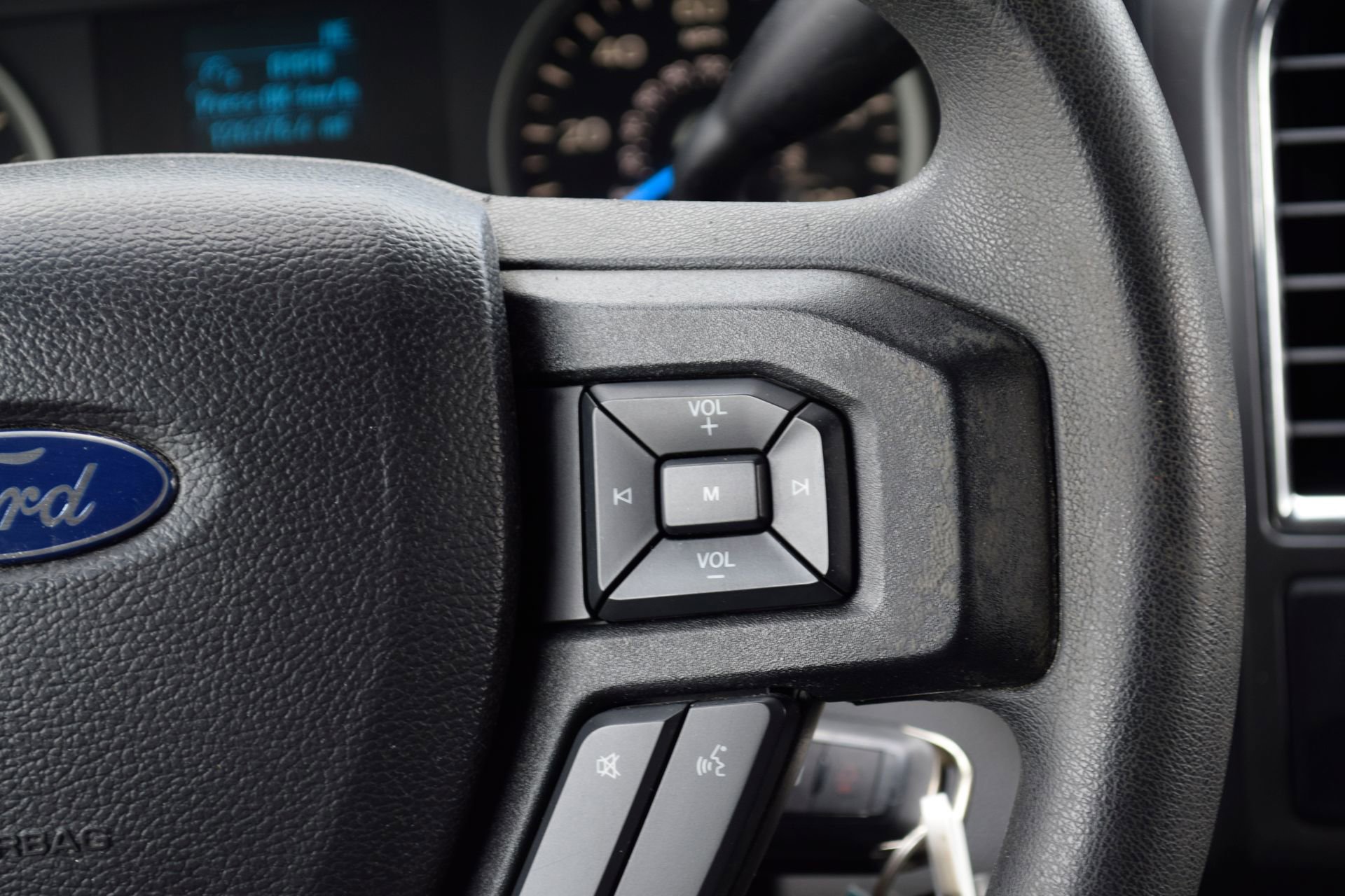 Used 2016 Ford F150 XLT image 9