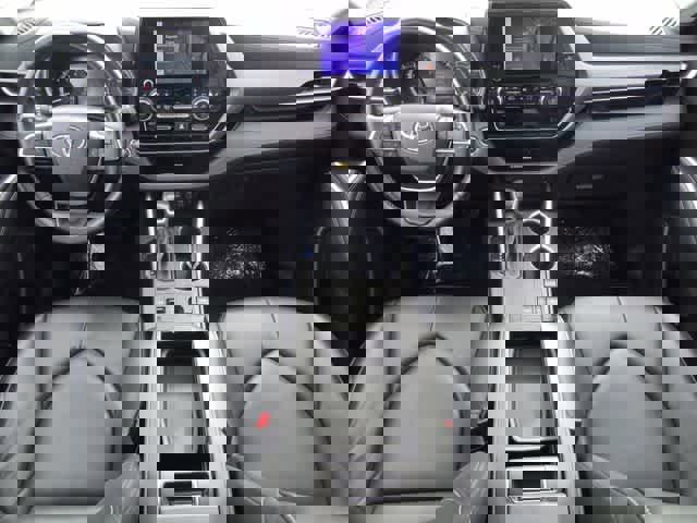 Used 2023 Toyota Highlander XLE image 17