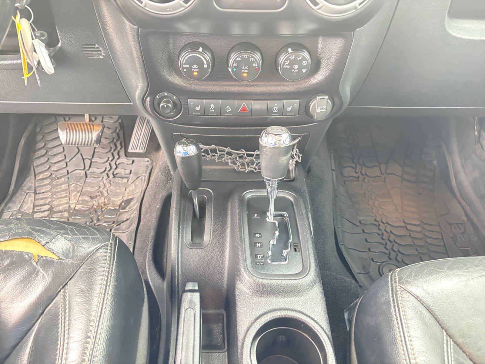 Used 2016 Jeep Wrangler Unlimited Rubicon AWD/4WD image 18