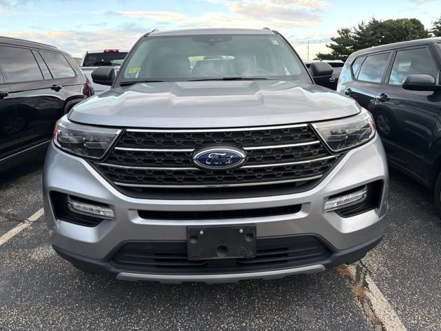 Used 2022 Ford Explorer XLT w/ Equipment Group 202A AWD/4WD image 2