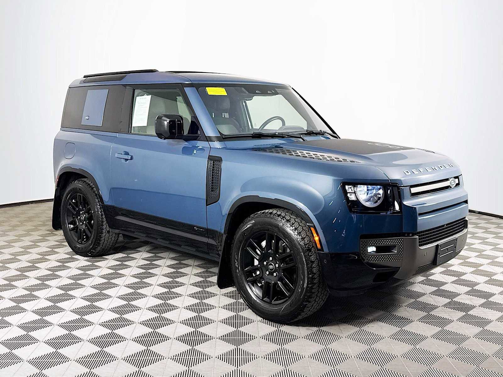 Used 2021 Land Rover Defender 90 X-Dynamic S image 3