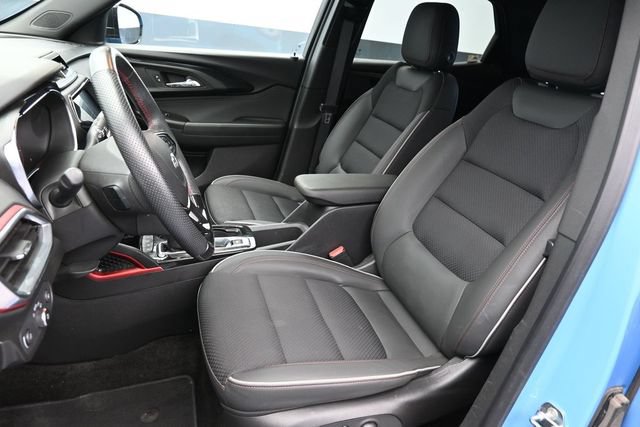 Used 2023 Chevrolet TrailBlazer RS w/ Sun and Liftgate Package FWD image 23