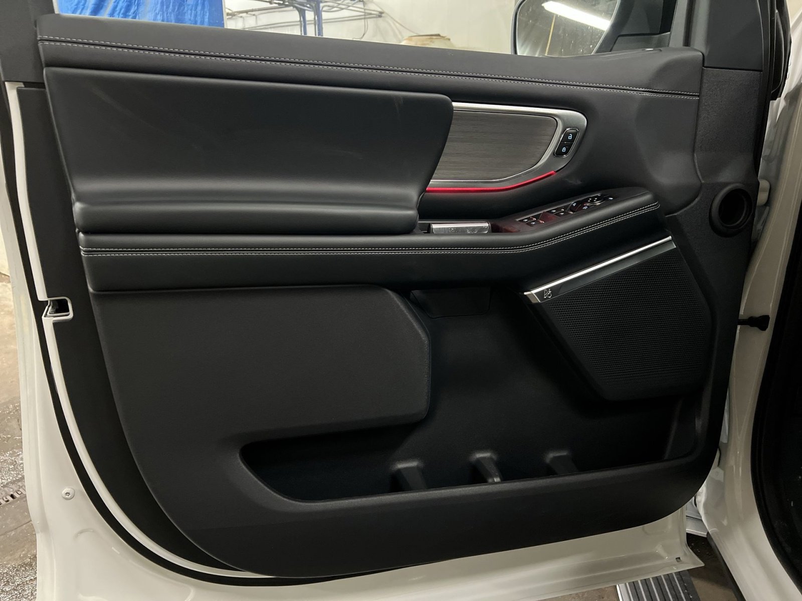 New 2026 Ford Expedition Platinum w/ Driver's Package image 14