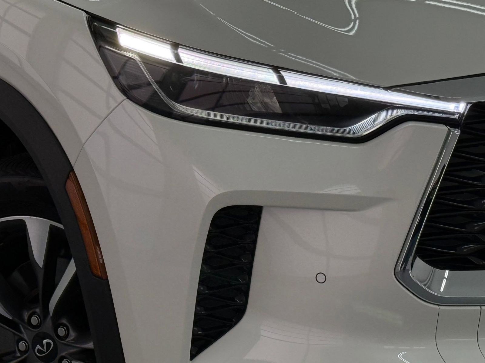 Used 2025 INFINITI QX60 Luxe FWD image 10