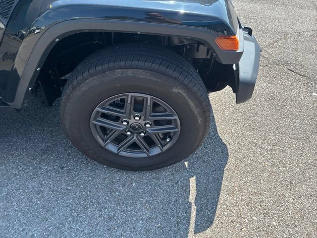 Used 2024 Jeep Gladiator Sport AWD/4WD image 58