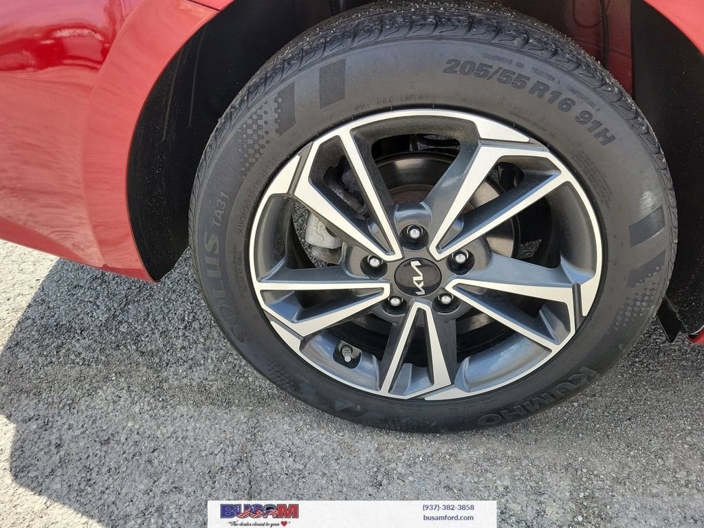 Used 2023 Kia Forte LXS w/ LXS Technology Package FWD image 5