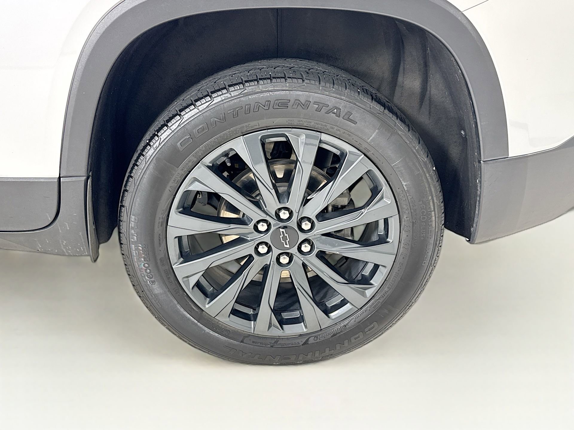 Used 2023 Chevrolet Traverse RS w/ LPO, Floor Liner Package image 34