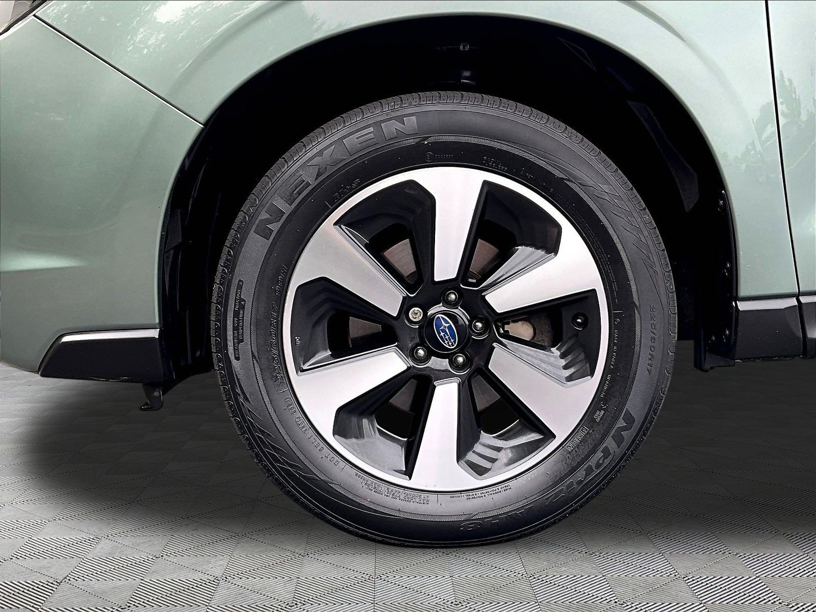 Used 2018 Subaru Forester 2.5i Premium w/ All-Weather Package AWD/4WD image 33