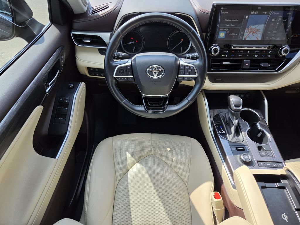 Used 2021 Toyota Highlander Platinum AWD/4WD image 14