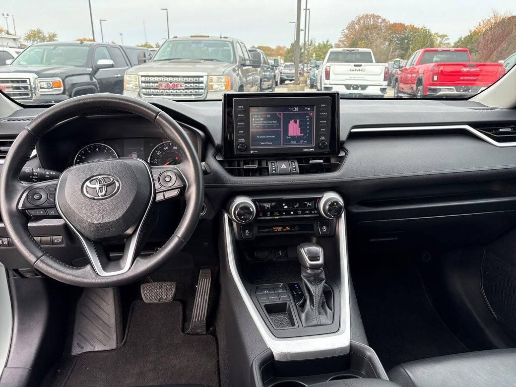 Used 2020 Toyota RAV4 XLE Premium image 12