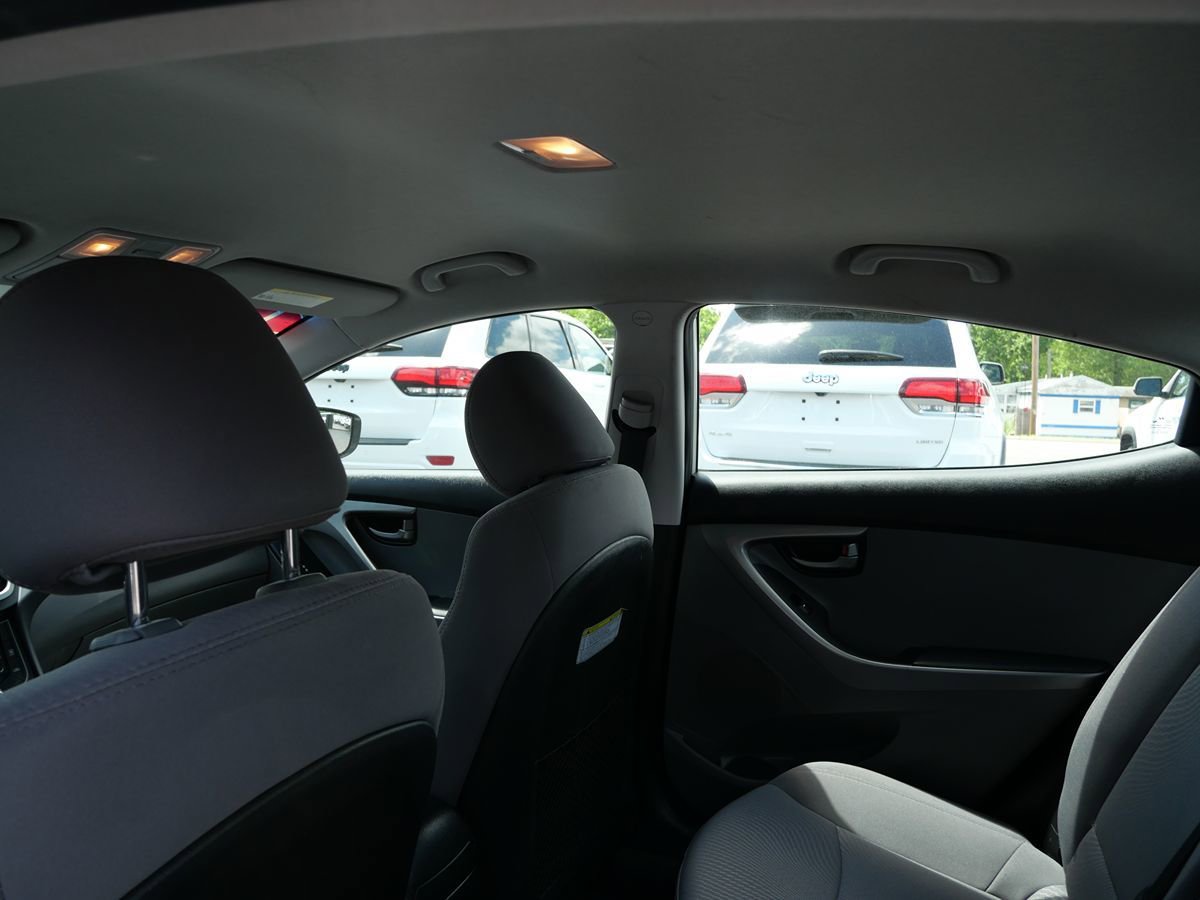 Used 2015 Hyundai Elantra SE FWD image 20