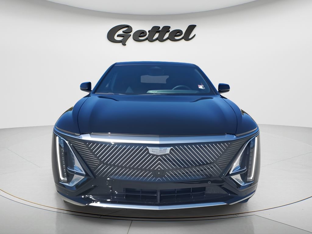 Used 2025 Cadillac Lyriq Luxury image 3