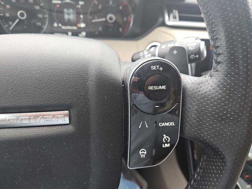Used 2018 Land Rover Range Rover Velar S AWD/4WD image 47