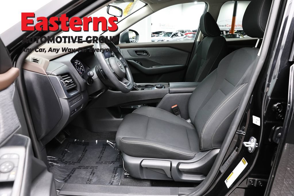 Used 2023 Nissan Rogue S AWD/4WD image 13